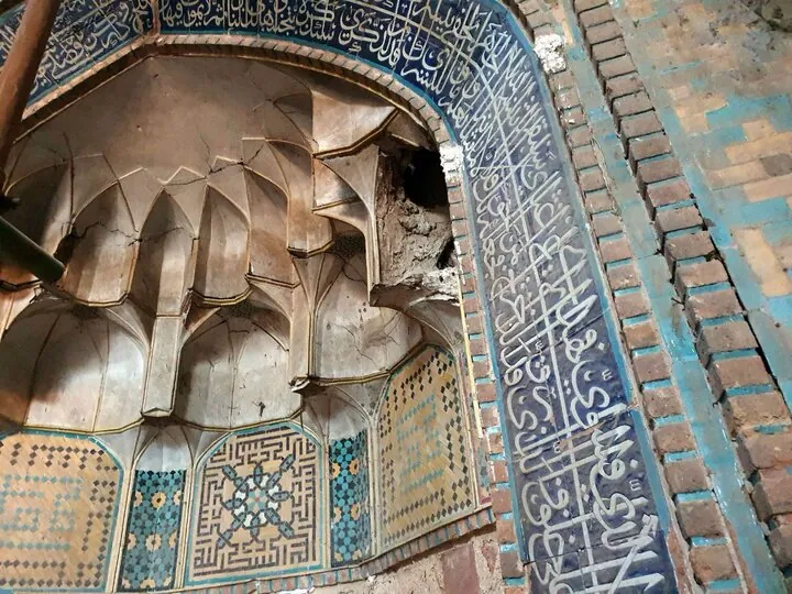 ۴ ویژگی خاص مسجد حاج رجبعلی سنگلج/ بی توجهی به مرمت مسجد ۱۸۰ ساله