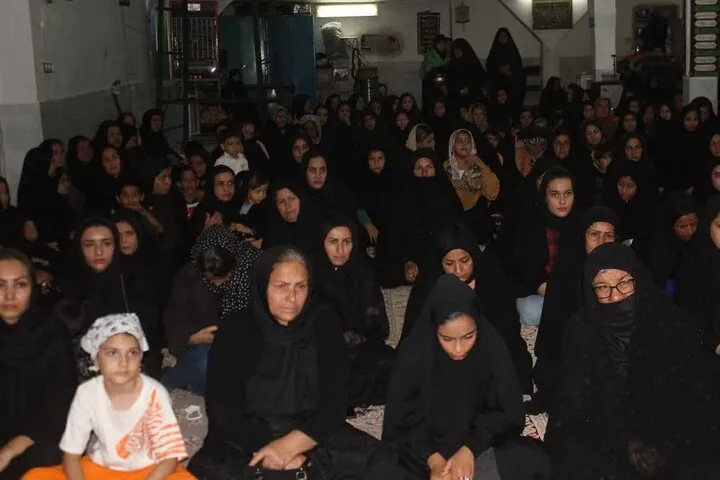 اجتماع بزرگ زنان عزادار حسینی در روستای علی‌آباد بجنورد برگزار شد